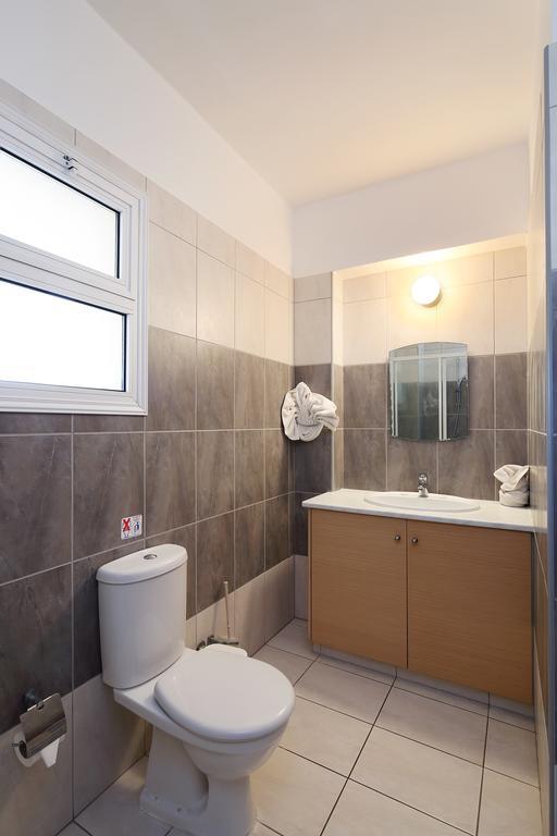 Adamou Gardens Apartment Paphos Exterior photo